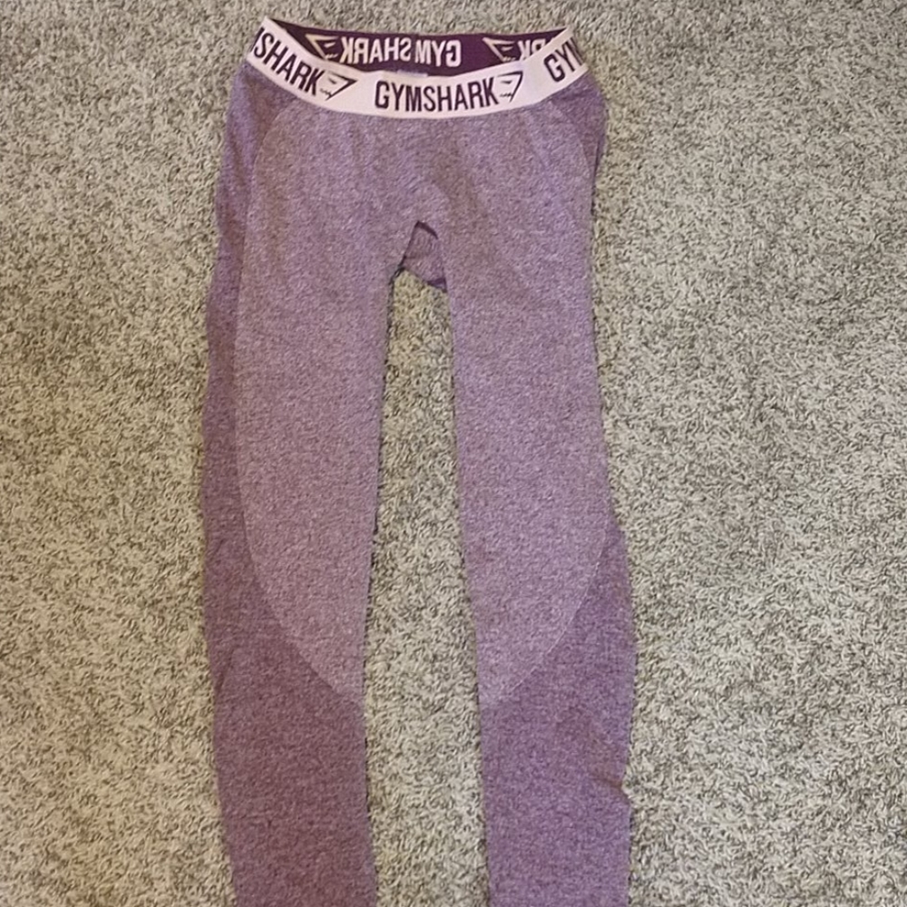 Mid rise gym shark leggings